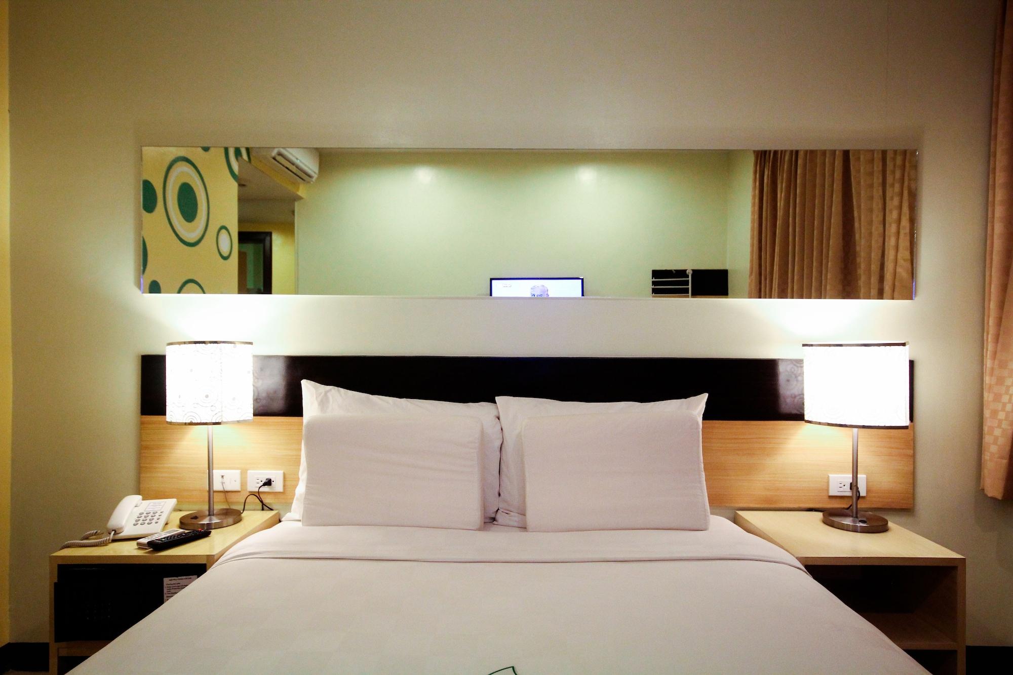Go Hotels Iloilo Exterior photo