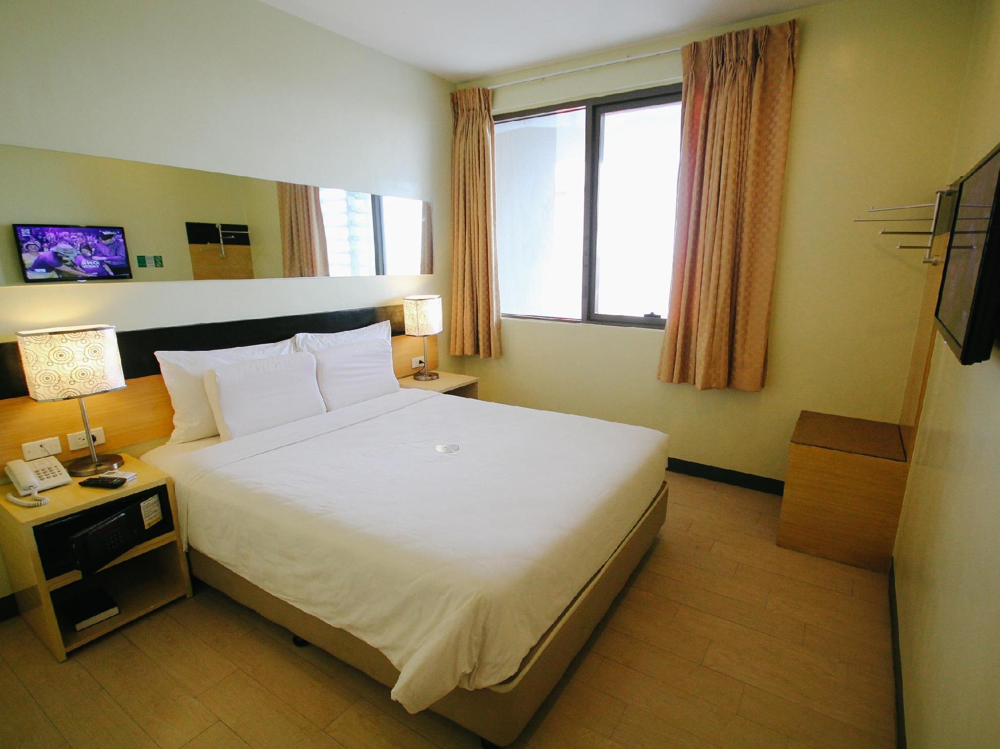 Go Hotels Iloilo Exterior photo